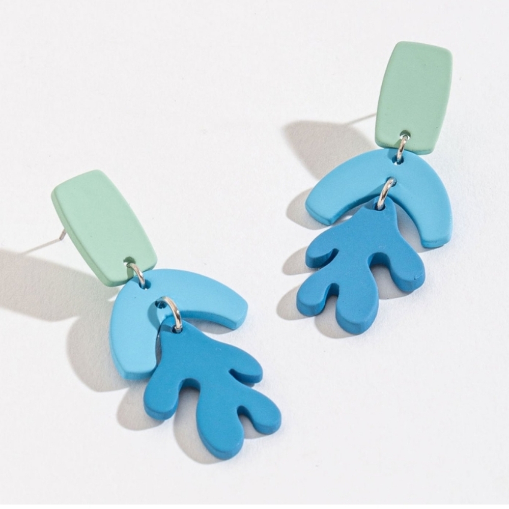 Howards Blue Tone Acrylic Reef Earrings